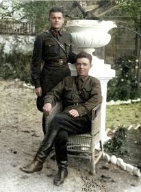 Крым 1940г., слева Анищенко Степан Илларионович.