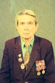 1996 г. Награжден медалью "50 лет победы в ВОв 1941-1945 гг" и медалью Жукова.