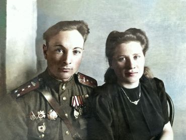 с супругом- гвардии капитаном Логачевым Анатолием Даниловичем.