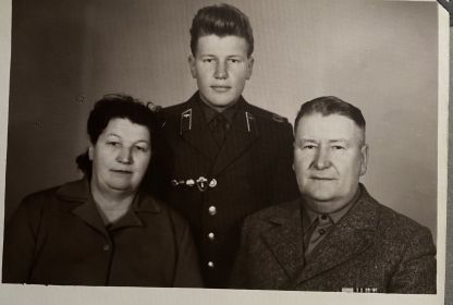 Любимов Виктор с женой Любимовой Лидией и сыном Александром
