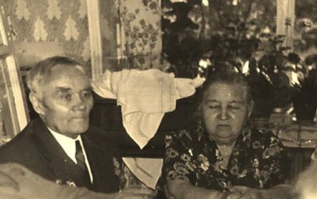 С женой Зинаидой Николаевной.