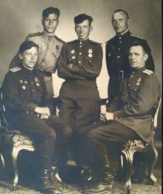 Фото боевых товарищей Шелаева Н.И. (Шелаев Н.И.-крайний справа).