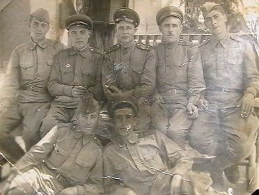 С сослуживцами, 26.05.1943, Ереван