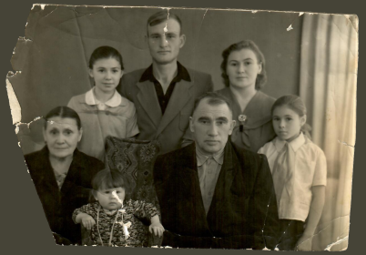 Агапов Степан Тихонович с семьёй