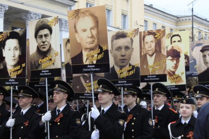 Бессмертный полк в Мурманске 9 мая 2018 года