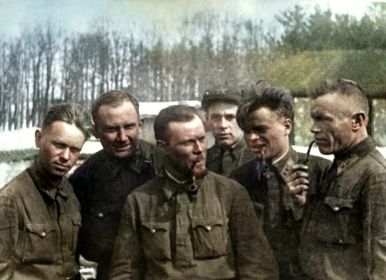 05 апреля 1942г. с.Грабцево. Второй слева.