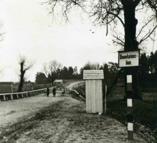 Немецкий пограничный пост на мосту через реку Близна, что на участке 10-й погранзаставы 86 погранотряда (фотография польских коллег).