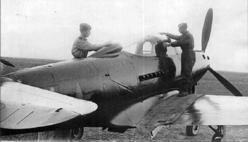 104 гиап. Истребитель «Аэрокобра» P-39D-2 летчика младшего лейтенанта Едника.