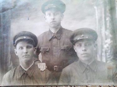 Сухоруков Е.И. с боевыми товарищами