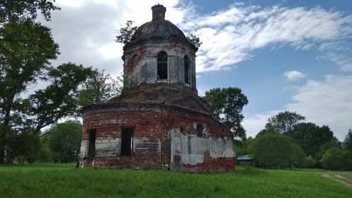 Церковь Успения Пресвятой Богородицы фото вид от дома.