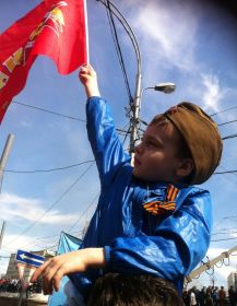 Правнук Макар на шествии Бессмертного полка, чтим Героев🙏🇷🇺✌🏾