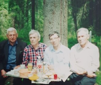 На кузиковском кладбище в том же году