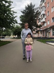 Нечаева Екатерина Михайловна(дочь) с Воротниковой Алисой Матвеевной( правнучка) Ржев 30 мая 2021 год