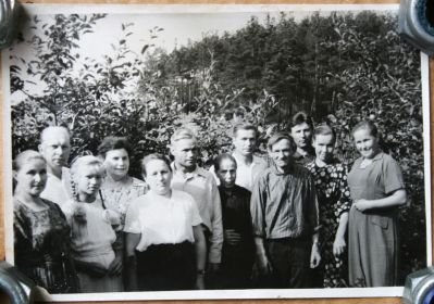 В кругу семьи: Анна, Владимир, Татьяна, Мария, Анна, Виктор, Матрёна Гавриловна, Павел, Василий Михайлович, Владимир, Полина, Нина