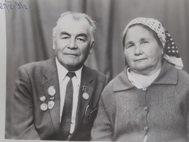 Бареев Мунир Бареевич с женой.