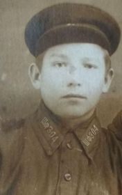 ученик школы фабрично-заводского обучения в Сталинграде - Прохоренко Николай
