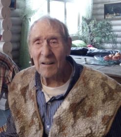 деду здесь 100 лет