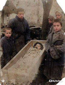 Похороны дочери (цветное фото)