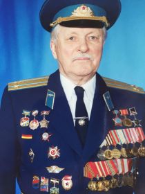 Мой дедушка уже в преклонном возрасте