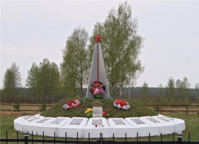 Братская могила №7 д. Рыльково Акатовского сельского поселения.