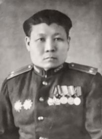 Гвардии полковник АНДРЕЕВ А. А.