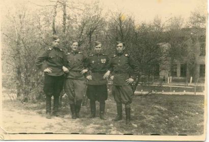 Яков справа