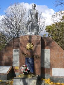 Братская могила в селе Первомайское, Змиевского (Готвальдского) района, Харьковской области, Украина