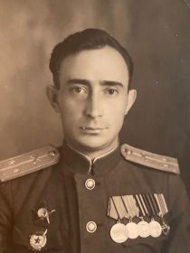 Дедушка с наградами