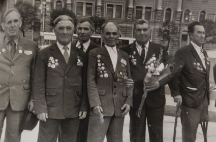 Георгий на встрече с однополчанами