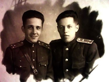 Отец с Григорием. Город Кярдло остров Даго 29 августа 1948 год
