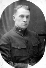 Николай Гергиевич младший лейтенант сразу после училища