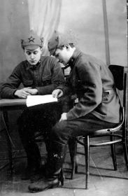 Военное училище 1927год Николай Гергиевич слева.