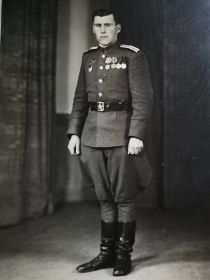 Эту фотографию сделали 9 мая 1945 года в Берлине