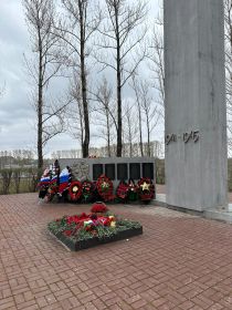 Памятный мемориал, где захоронен Кузнецов Павел Александрович. г. Тихвин ЛО