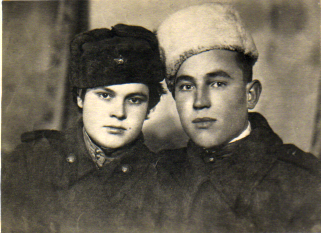 01.1945 г. Румыния г. Фетешти. Молодожены.