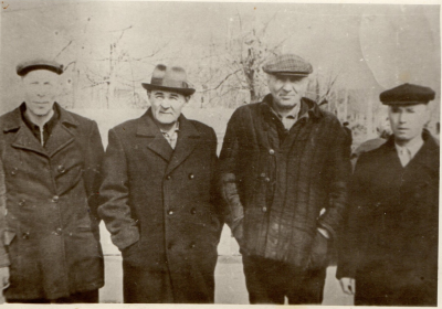 В поселке Верх-Нейвинске на 9 мая: Княжев Степан Андреевич(1911-1974 гг), Лобов Илья Федорович(1911-1973 гг)....,Никитин Александр Иванович,1925 гр