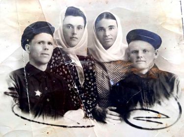Шмигида (Шмигидин) Петр Филиппович, жена Шмигидина (Бутко) Зинаида Аниновна, Федченко (Бутко) Анна Аниновна, Федченко Василий Филиппович