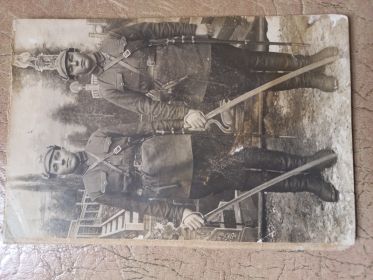 Это еще довоенное фото Степанищева Константина Филипповича(слева) с его другом
