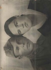 Фотография с бабушкой  Чикериной Елизаветой Ивановной перед отправкой на фронт