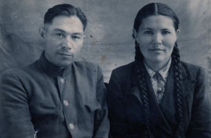 После войны с женой Таузихой -1945 год