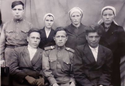 С супругой Емельяновой Юлией Илларионовной и родными