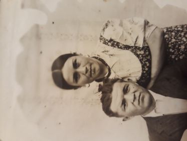 С мужем фронтовиком — Фахрулла