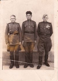 Фронтовые товарищи. Село Куты, Украина. 25.05.1947г