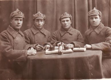 Няненков справа