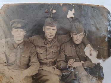 1942 год с товарищами