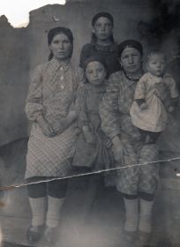 1947-1948 - Няней, Рейся, Кафия, Файза, Венер