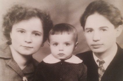 Сын Николай с семьёй