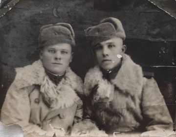 Фото с Мельник Григорием Фёдоровичем(слева). 18.12.1943г