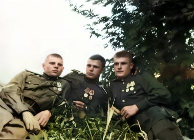 Механики-водители Лекомцев Александр и Воробьев Владимир, мотоциклист Громов Анатолий. Северная Корея, г.Покке, июль 1946.