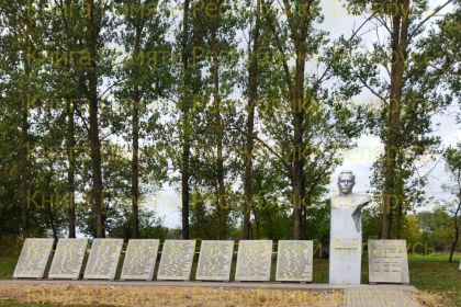 Захоронение: РЕСПУБЛИКА БЕЛАРУСЬ: Минская область, Копыльский район, Грозовский сельский совет, деревня Поповцы, северо-восточная окраина, братское воинское захоронение.
